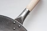 Traditioneller handgehämmerter Wok aus Karbonstahl mit Griff aus Holz und Stahl (Durchmesser 35,6 cm, Rundboden)/731W88 von Craft Wok - 5