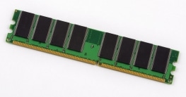 RAM (Random Access Memory) ist ein Synonym für Arbeitsspeicher
